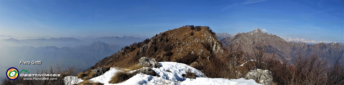 51 Dall'anticima vista ad ovest verso Val Serina e Brembana con cima Suchello e Alben.jpg